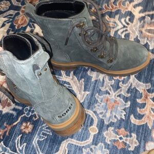 Green Sorel boot size 6.5 like new